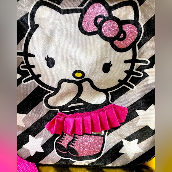 HELLO KITTY SANRIO CROSSBODY PURSE ADJUSTABLE STRAP ZIP TOP PINK/ BLACK/WHITE - Picture 4 of 13